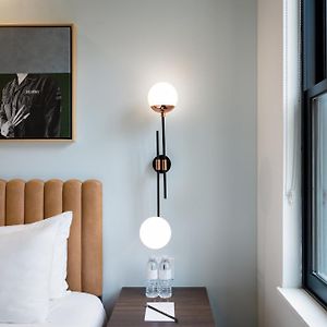 Cozy Room 1 Queen